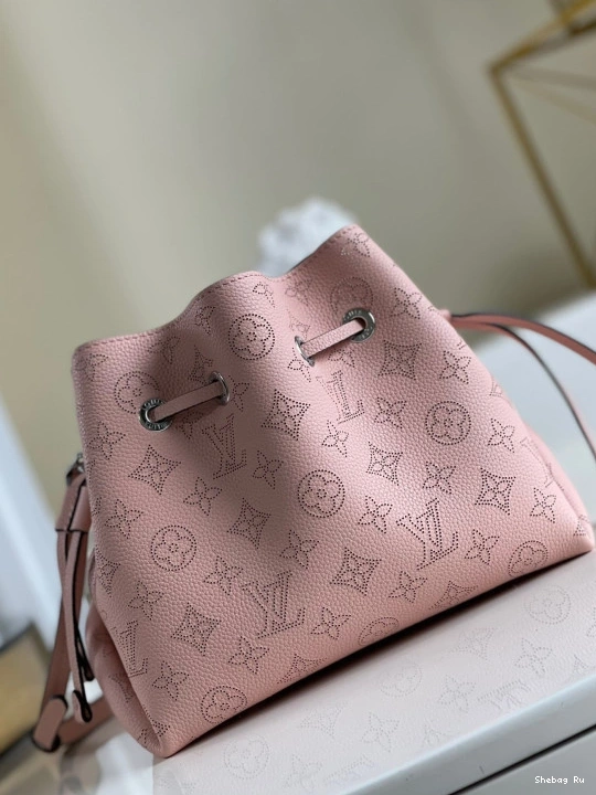 LOUIS VUITTON BELLA 0824